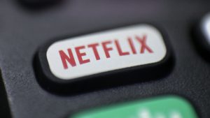 Netflix's advertising plan isn't enough to prevent Roku's 78% inventory loss.